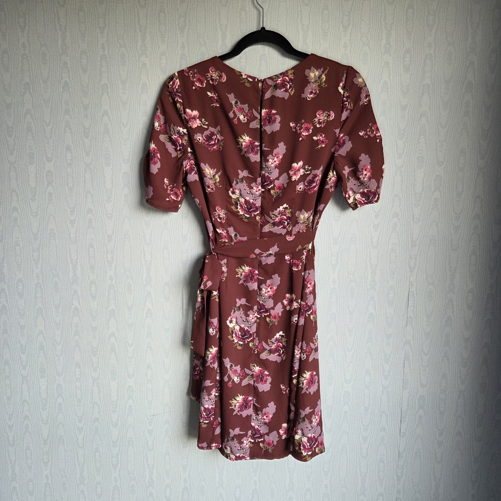 NWT ASTR‎ The Label Floral Faux Wrap Whimsigoth Chiffon Mini Dress Burgundy S - Picture 5 of 10
